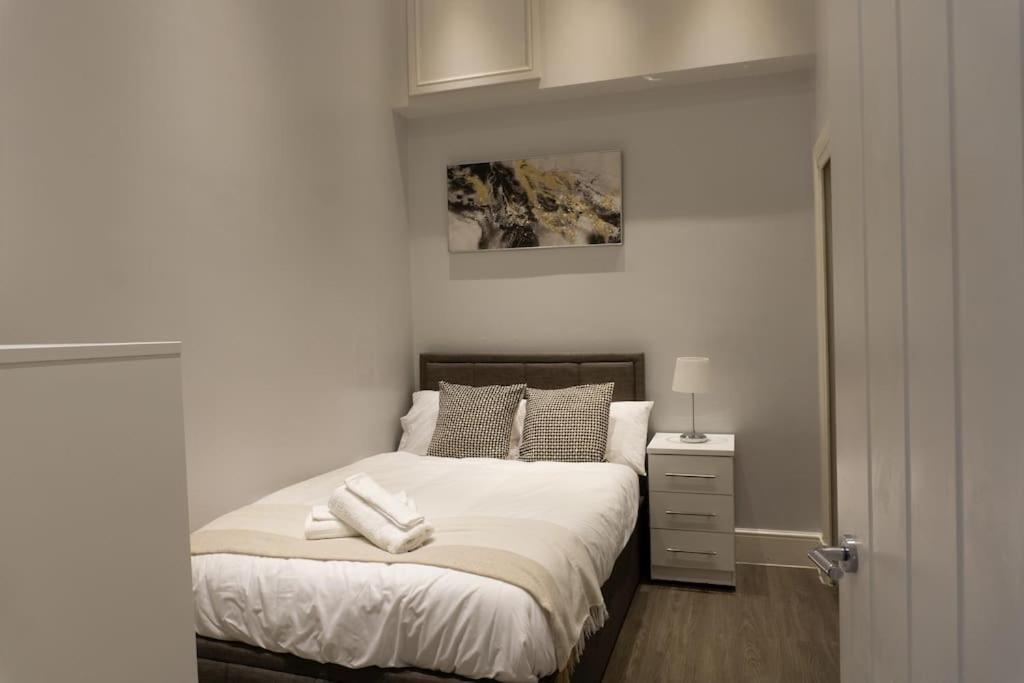 Spacious Apartment In City Centre - Free Parking นอตติงแฮม ภายนอก รูปภาพ