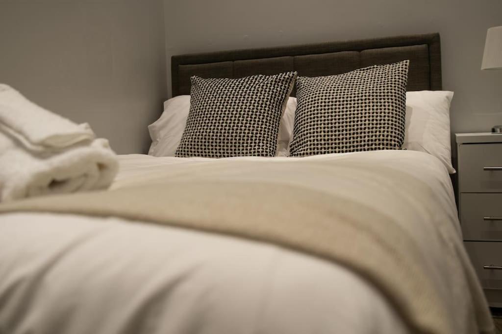 Spacious Apartment In City Centre - Free Parking นอตติงแฮม ภายนอก รูปภาพ