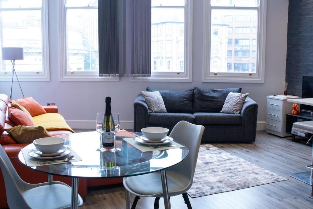 Spacious Apartment In City Centre - Free Parking นอตติงแฮม ภายนอก รูปภาพ