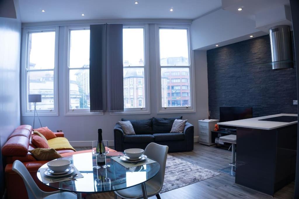Spacious Apartment In City Centre - Free Parking นอตติงแฮม ภายนอก รูปภาพ
